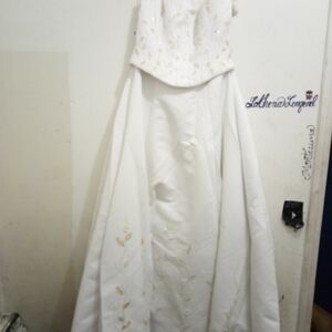 Elegant White Wedding Dress